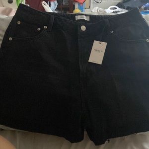 Short from Forever 21 size 31 women.🔥